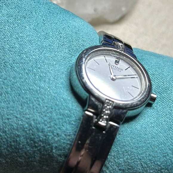 Citizen Women’s Stainless Steel Bangle Bracelet Silver Tone - AS IS No Battery - Picture 6 of 9